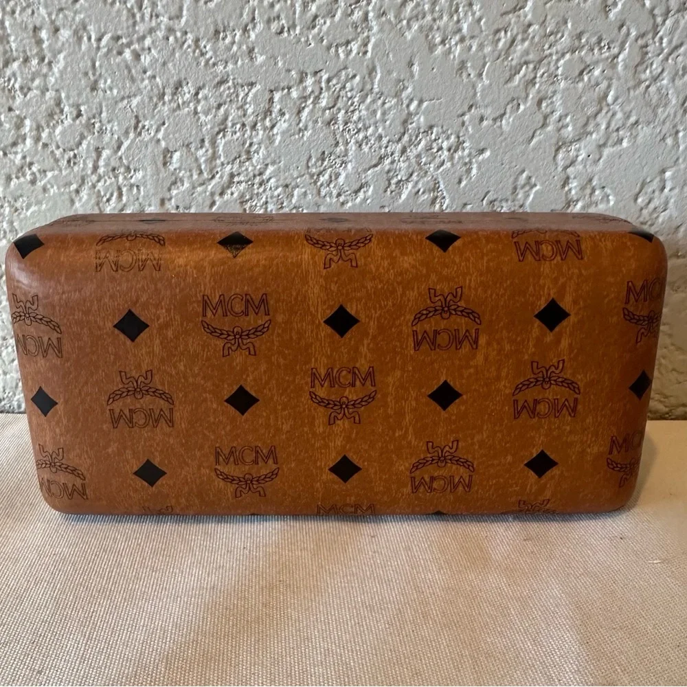 MCM Eyeglass Sunglass Hardshell Case & Cleaning Cloth - Picture 9 of 13